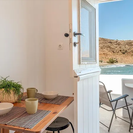 Tinos By The Sea Platiá